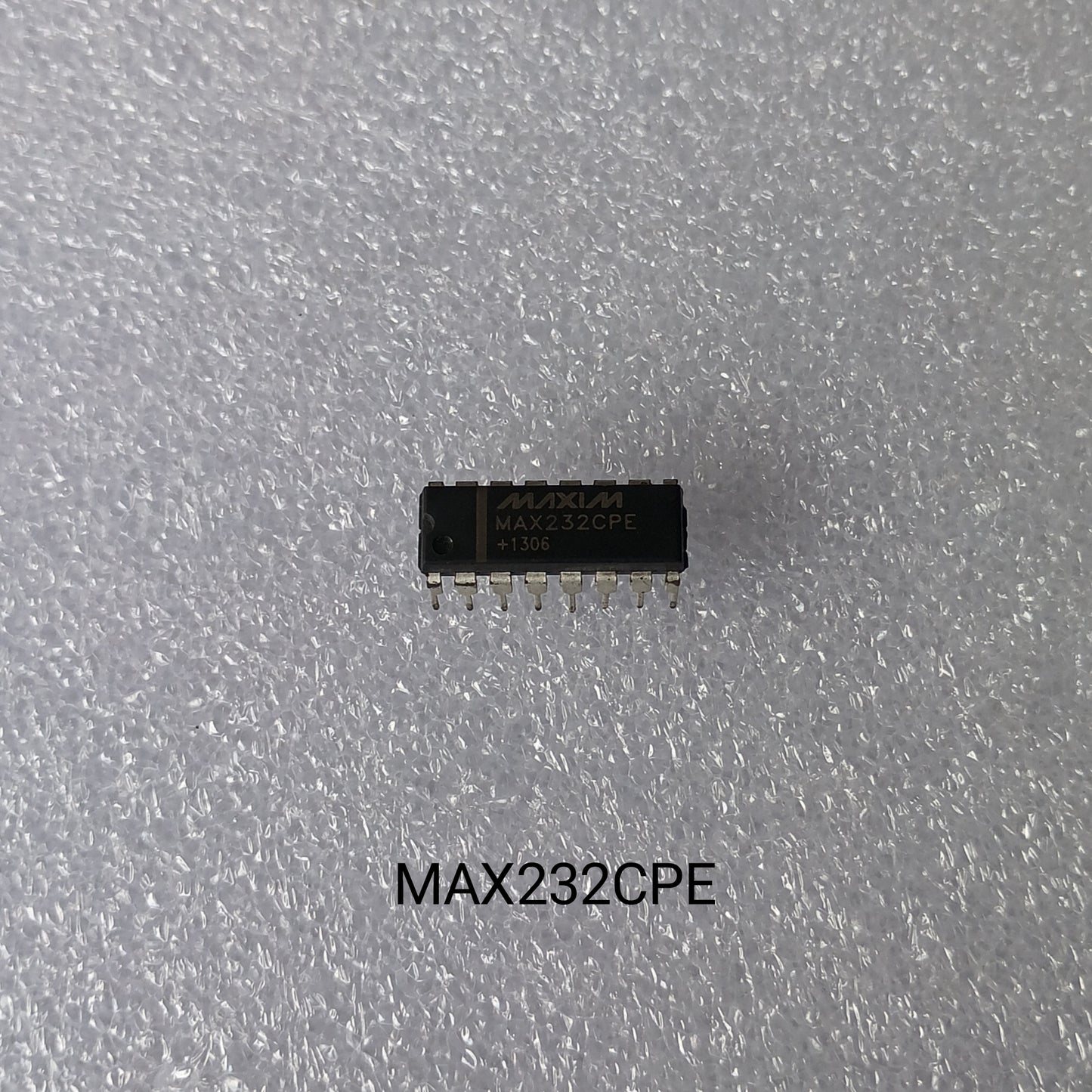 MAX232