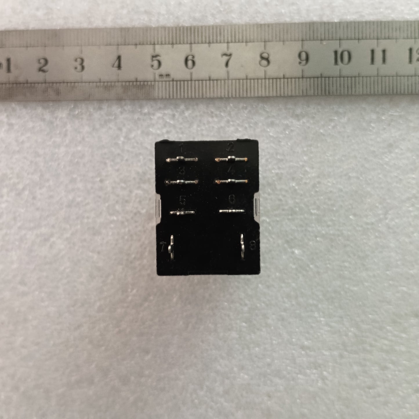 Relay 12V 8pins