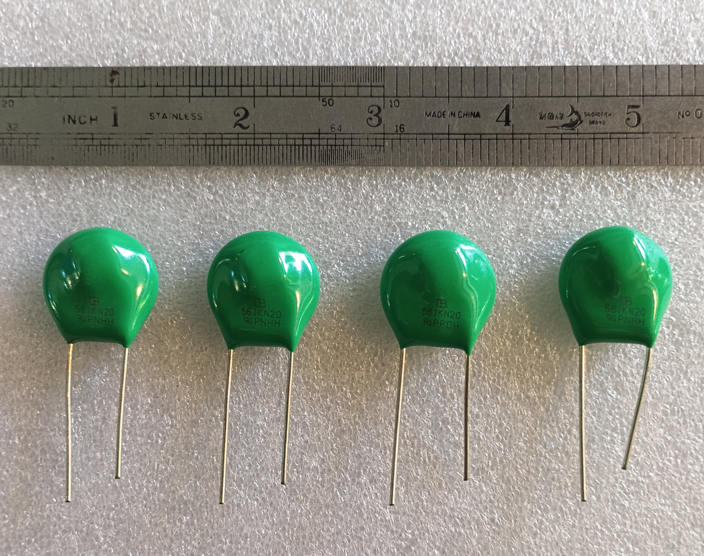 Varistor, 561KN20
