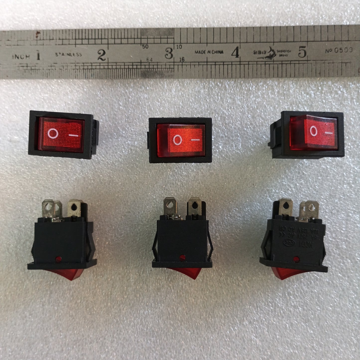 Switch on/off 220v light 4-pin