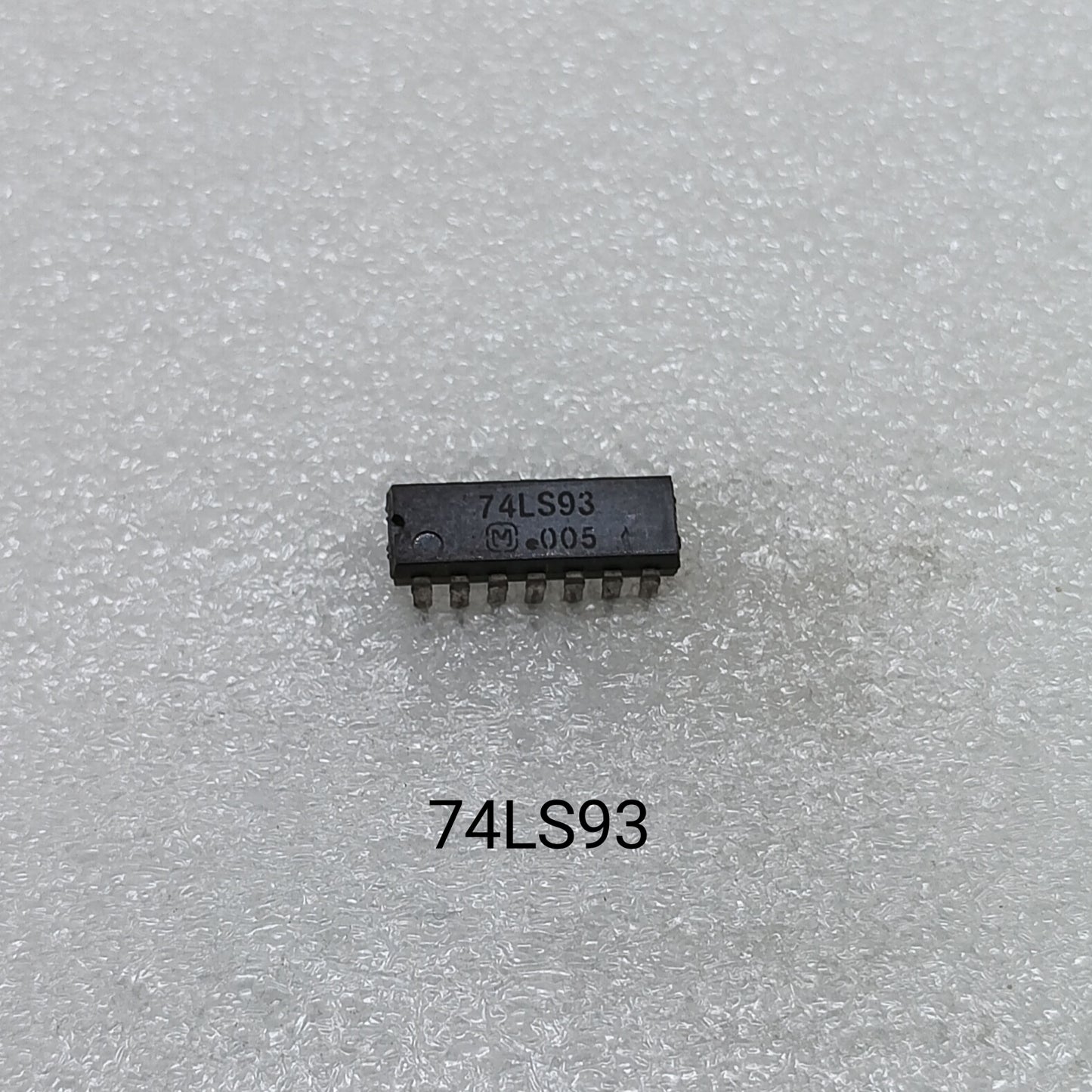 7493 (4-bit binary counter)