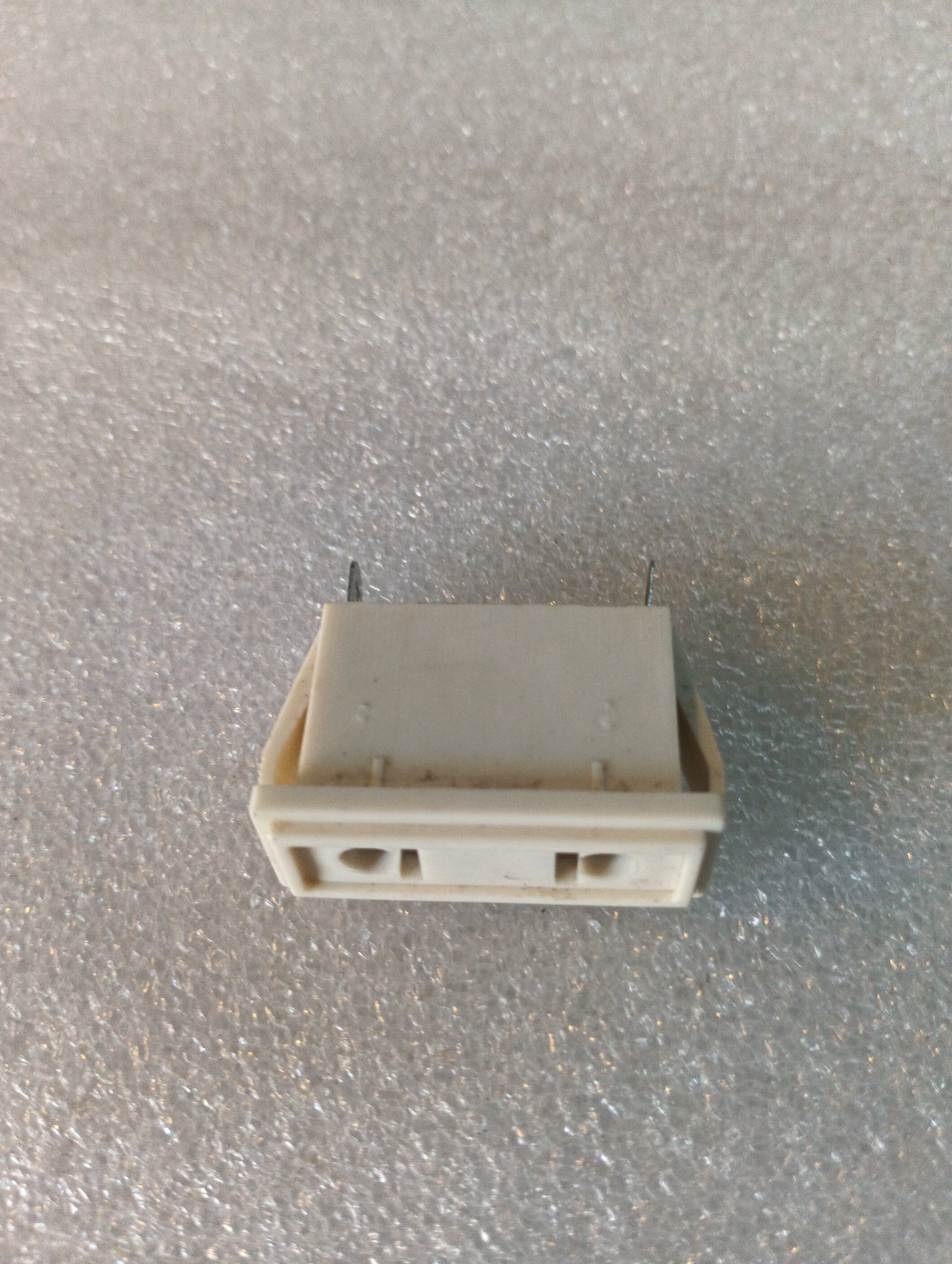 AC socket 2-pin