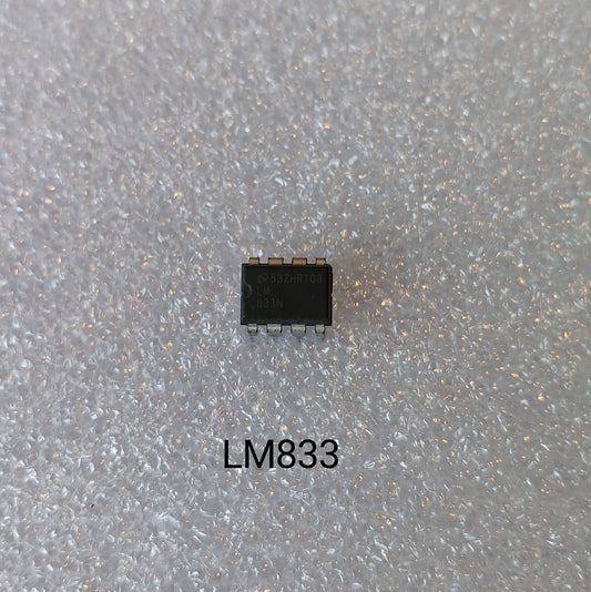 LM833
