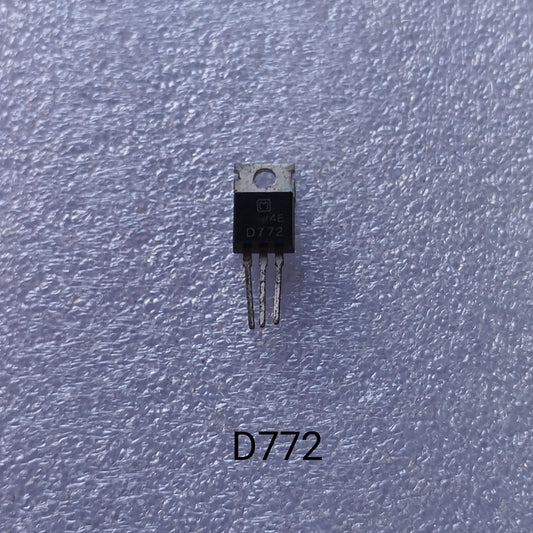 D772