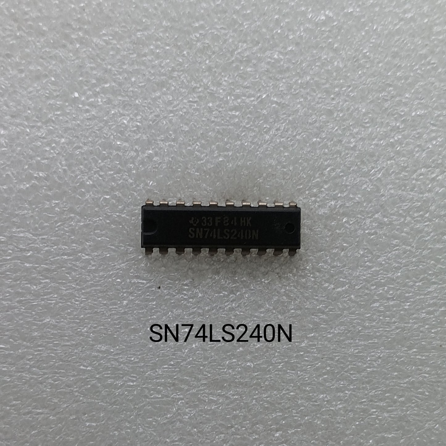 74240 (octal buffer, line driver with inverting output)