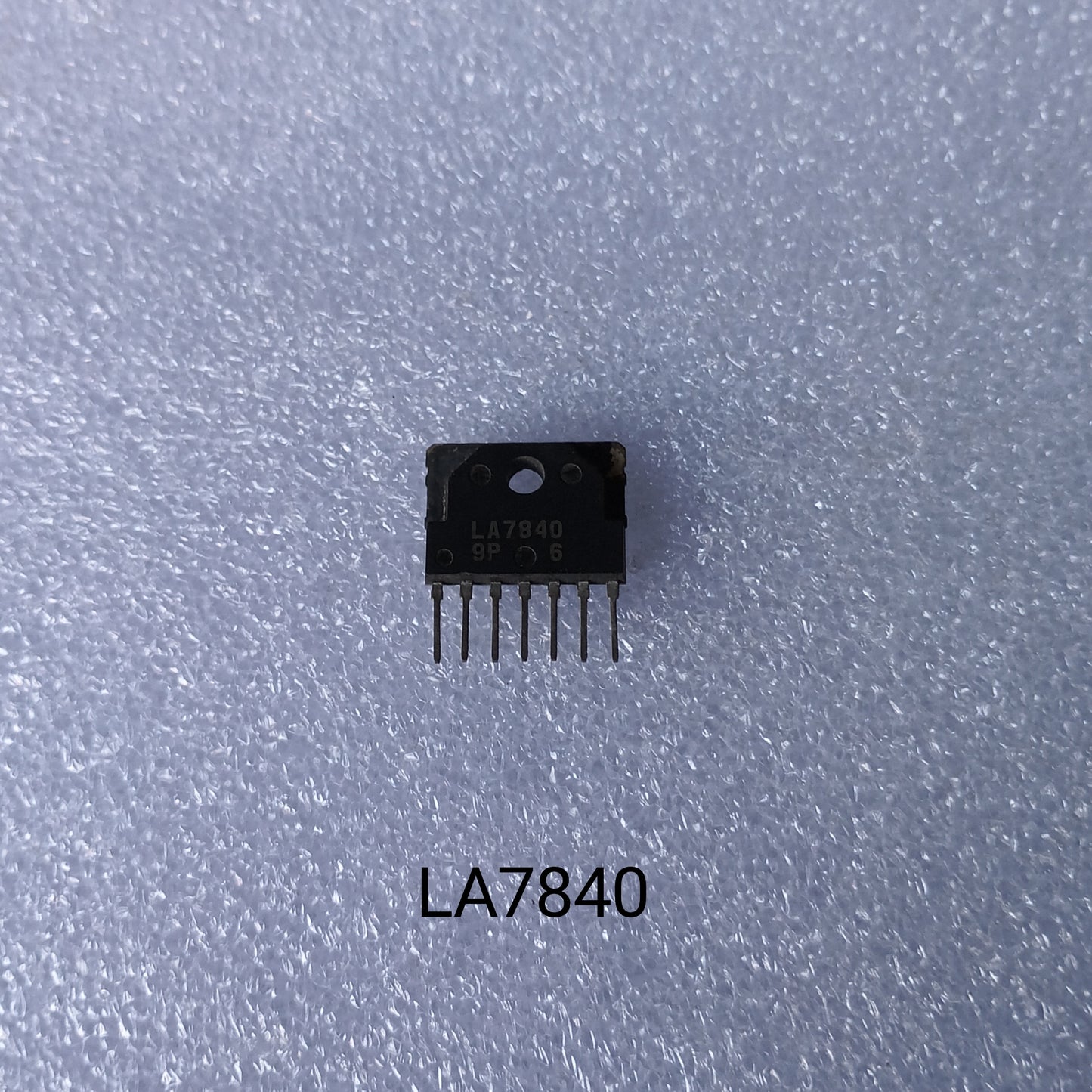 LA7840