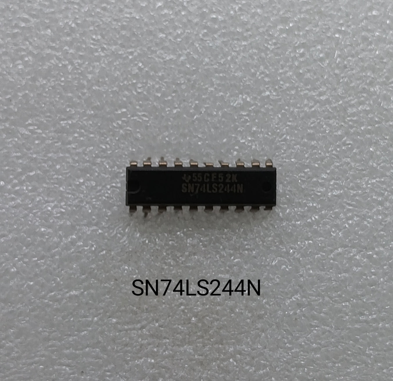 74244 (Octal buffer line driver)
