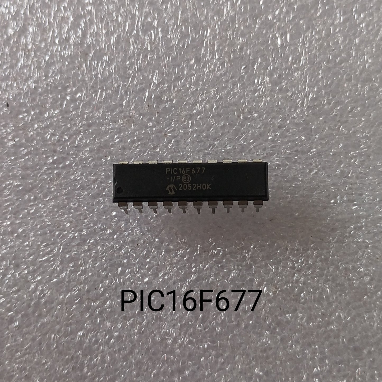 PIC16F677