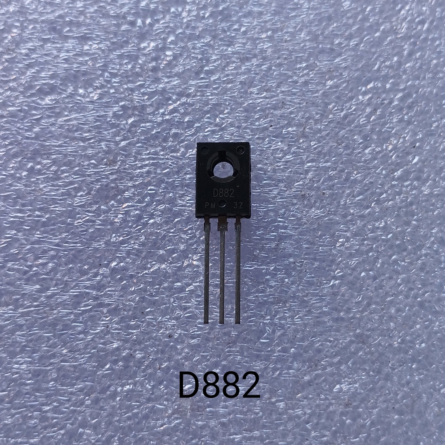 D882