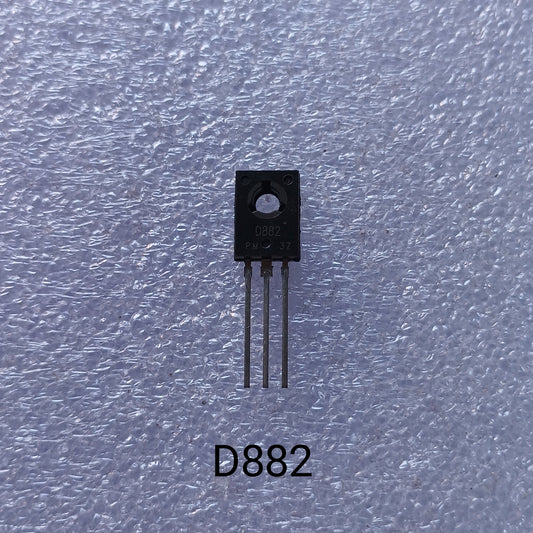 D882